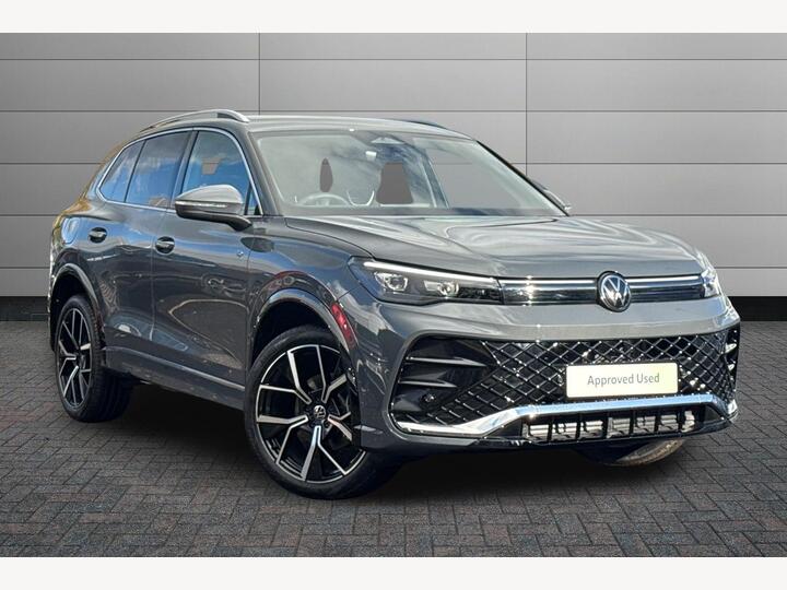 Volkswagen Tiguan 1.5 ETSI MHEV R-Line DSG Euro 6 (s/s) 5dr Volkswagen Tiguan 1.5 ETSI MHEV R-Line DSG Euro 6 (s/s) 5dr