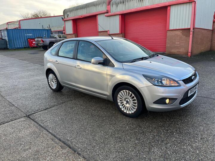 Ford Focus 1.6 Titanium 5dr