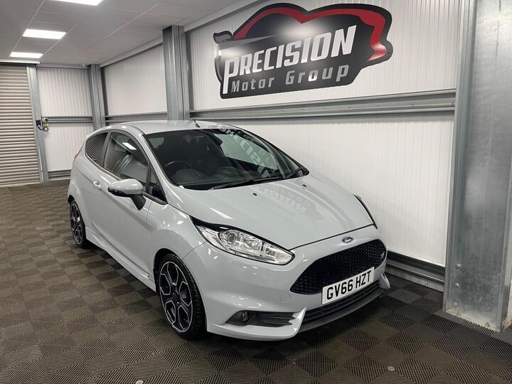 Ford Fiesta 1.6T EcoBoost ST-200 Euro 6 3dr