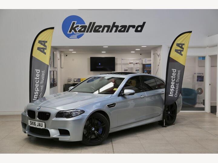 BMW M5 4.4 V8 DCT Euro 6 (s/s) 4dr