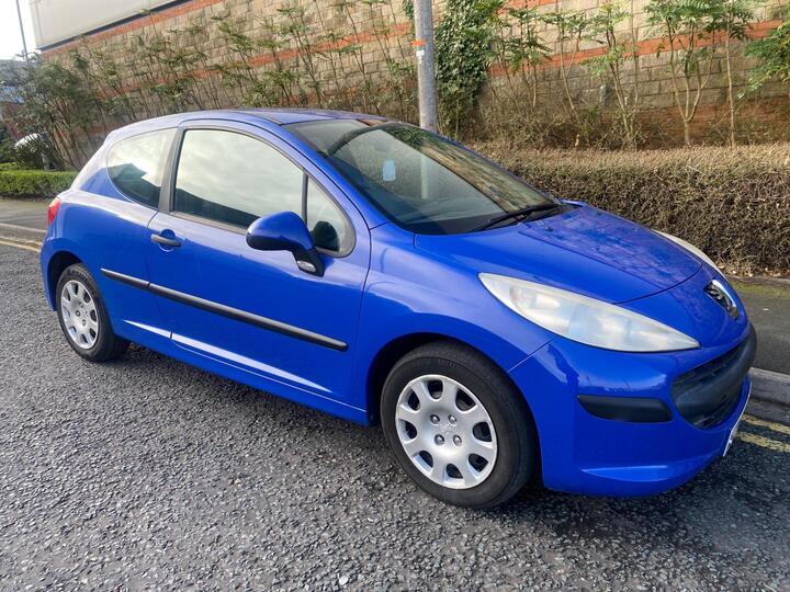 Peugeot 207 1.4 HDi Urban 3dr Peugeot 207 1.4 HDi Urban 3dr