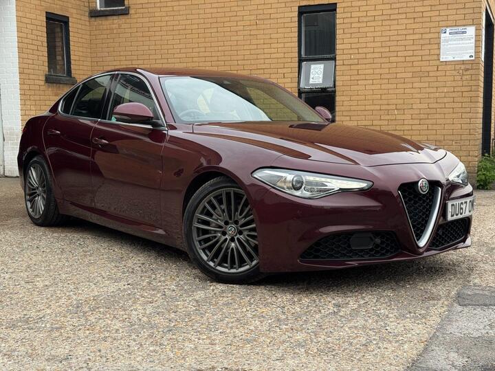 Alfa Romeo GIULIA 2.2 TD Super Auto Euro 6 (s/s) 4dr Alfa Romeo GIULIA 2.2 TD Super Auto Euro 6 (s/s) 4dr