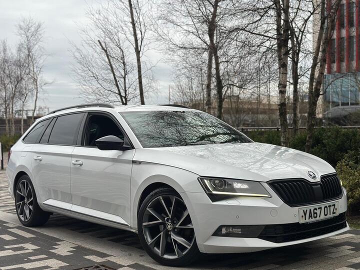 Skoda Superb 2.0 TDI SportLine DSG Euro 6 (s/s) 5dr Skoda Superb 2.0 TDI SportLine DSG Euro 6 (s/s) 5dr