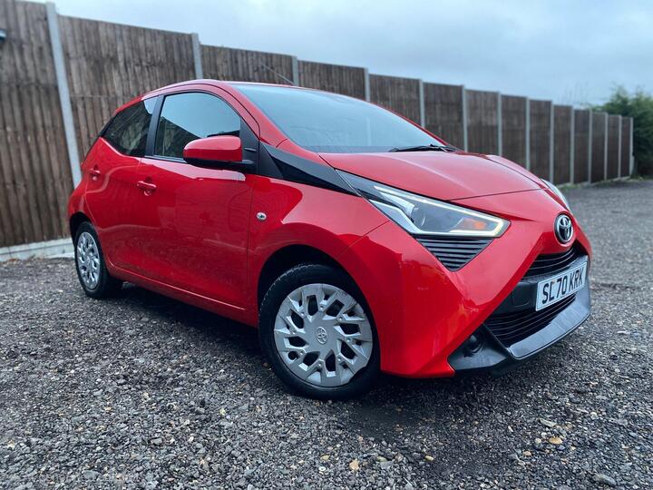 Toyota AYGO 1.0 VVT-i X-play Euro 6 5dr (Safety Sense) Toyota AYGO 1.0 VVT-i X-play Euro 6 5dr (Safety Sense)