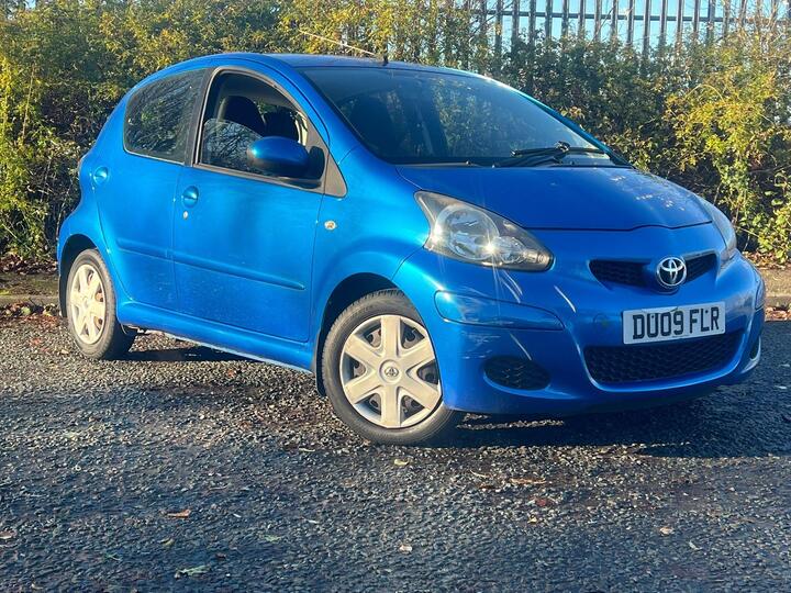 Toyota AYGO 1.0 VVT-i Blue MultiMode Euro 4 5dr Toyota AYGO 1.0 VVT-i Blue MultiMode Euro 4 5dr