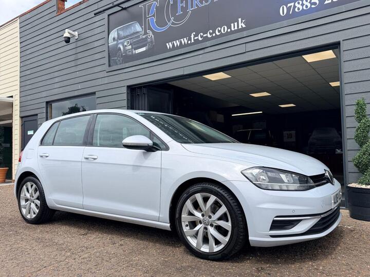 Volkswagen GOLF 1.6 TDI SE DSG Euro 6 (s/s) 5dr Volkswagen GOLF 1.6 TDI SE DSG Euro 6 (s/s) 5dr