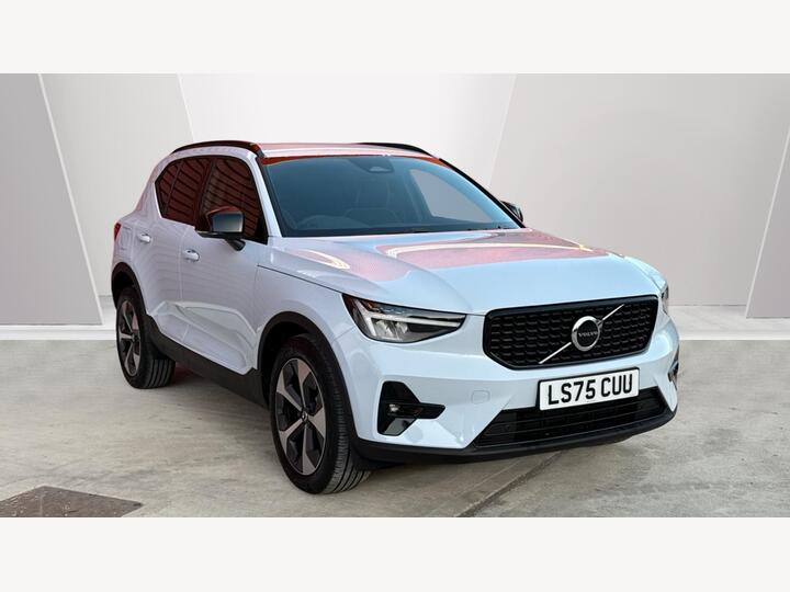 Volvo XC40 2.0 B3 MHEV Plus DCT Auto Euro 6 (s/s) 5dr