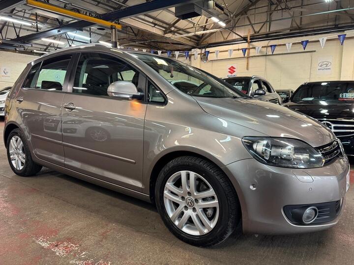 Volkswagen Golf Plus 1.6 TDI SE DSG Euro 5 5dr Volkswagen Golf Plus 1.6 TDI SE DSG Euro 5 5dr