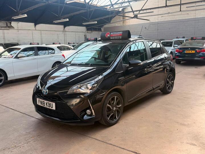 Toyota Yaris 1.5 VVT-h Design E-CVT Euro 6 (s/s) 5dr