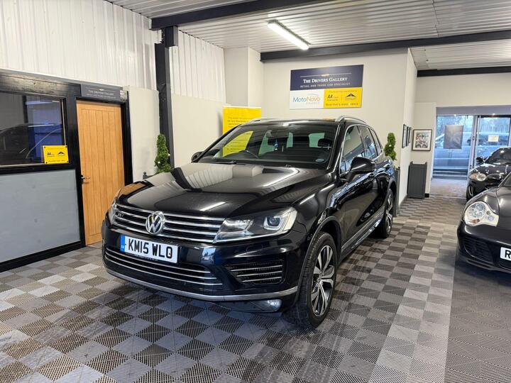 Volkswagen Touareg 3.0 TDI V6 BlueMotion Tech R-Line Tiptronic 4WD Euro 6 (s/s) 5dr Volkswagen Touareg 3.0 TDI V6 BlueMotion Tech R-Line Tiptronic 4WD Euro 6 (s/s) 5dr