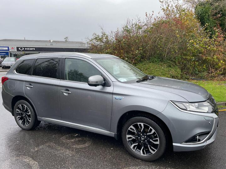 Mitsubishi Outlander 2.0h 12kWh GX4hs CVT 4WD Euro 6 (s/s) 5dr Mitsubishi Outlander 2.0h 12kWh GX4hs CVT 4WD Euro 6 (s/s) 5dr
