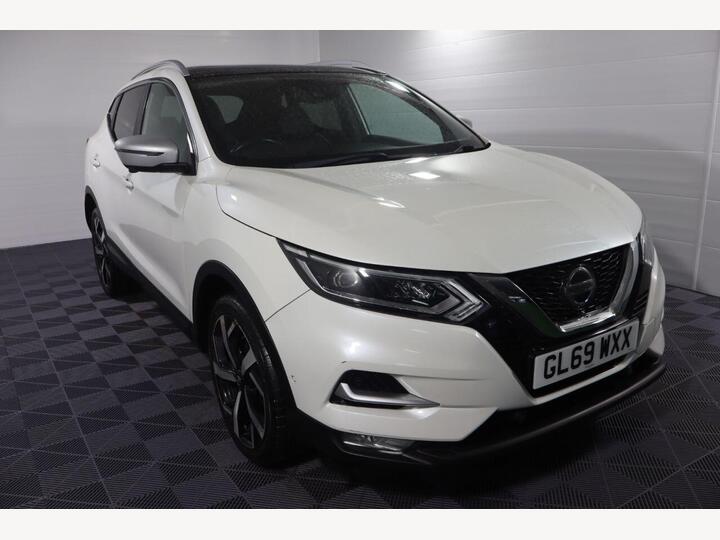 Nissan QASHQAI 1.3 DIG-T Tekna+ Euro 6 (s/s) 5dr