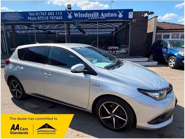 Toyota AURIS 1.8 VVT-h Design CVT Euro 6 (s/s) 5dr