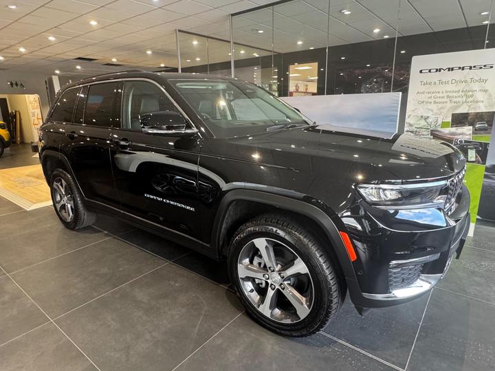 Jeep Grand Cherokee 2.0 17.3kWh Limited Auto 4xe Euro 6 (s/s) 5dr Jeep Grand Cherokee 2.0 17.3kWh Limited Auto 4xe Euro 6 (s/s) 5dr
