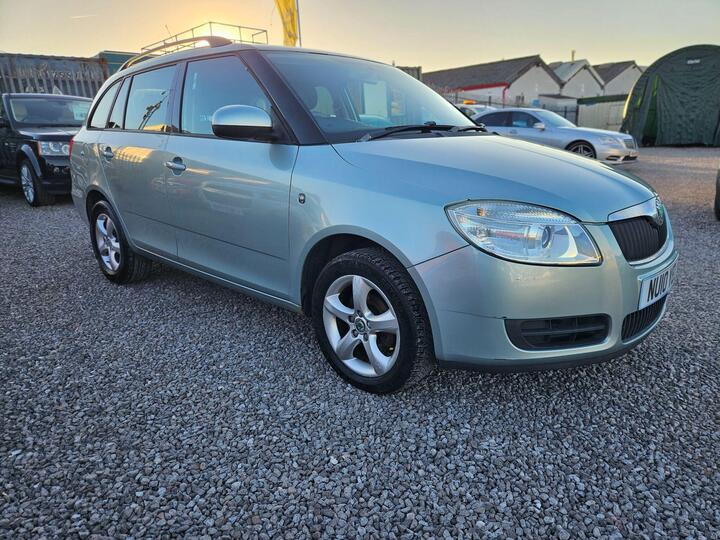 Skoda Fabia 1.4 TDI Pure Drive 2 5dr Skoda Fabia 1.4 TDI Pure Drive 2 5dr
