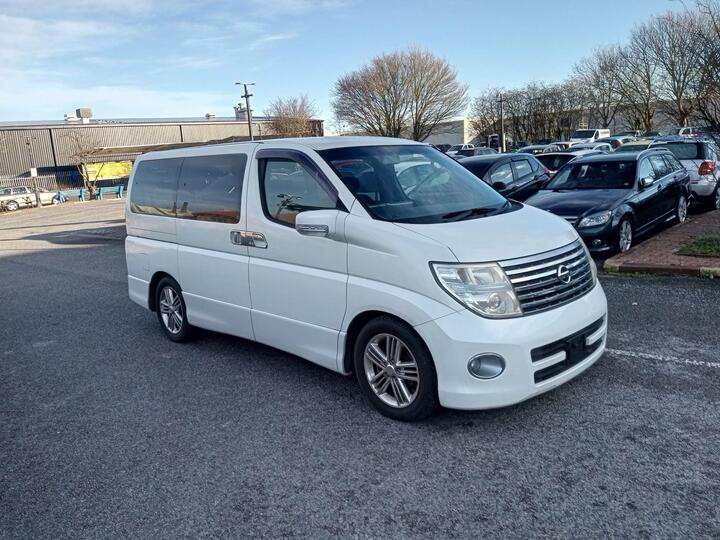 Nissan Elgrand 2.5 V6 Highway Star Nissan Elgrand 2.5 V6 Highway Star