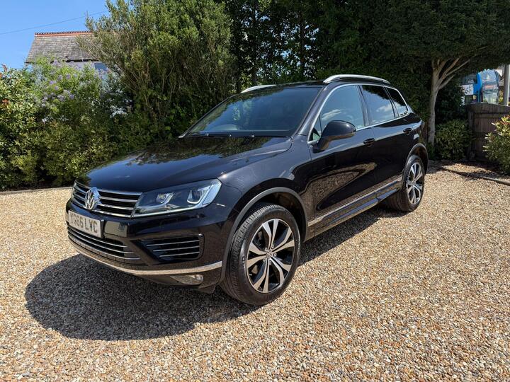 Volkswagen Touareg 3.0 TDI V6 BlueMotion Tech R-Line Tiptronic 4WD Euro 6 (s/s) 5dr
