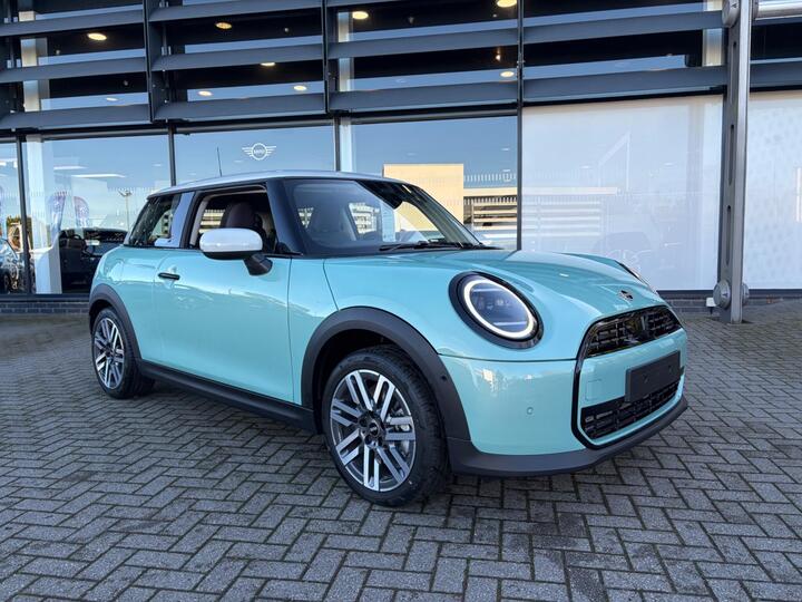 MINI Cooper 1.5C Classic Steptronic Euro 6 (s/s) 3dr