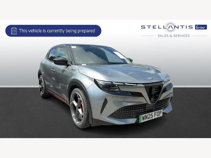 Alfa Romeo Junior 54kWh Elettrica Veloce Auto 5dr