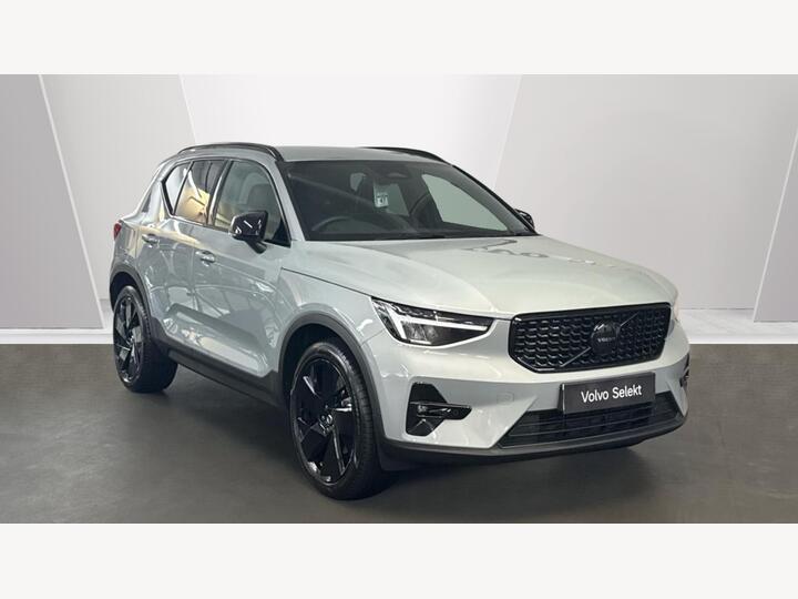 Volvo XC40 2.0 B3 MHEV Plus Black Edition DCT Auto Euro 6 (s/s) 5dr