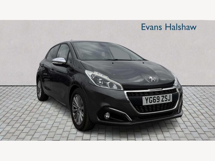 Peugeot 208 HATCHBACK 1.2 PureTech Signature Euro 6 (s/s) 5dr