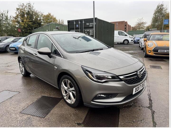Vauxhall ASTRA 1.4i SRi Euro 6 5dr Vauxhall ASTRA 1.4i SRi Euro 6 5dr