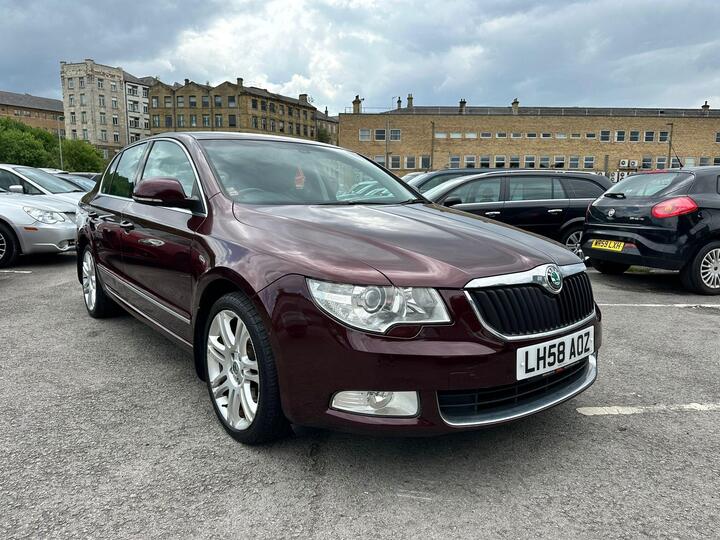 Skoda Superb 2.0 TDI Elegance DSG Euro 4 5dr