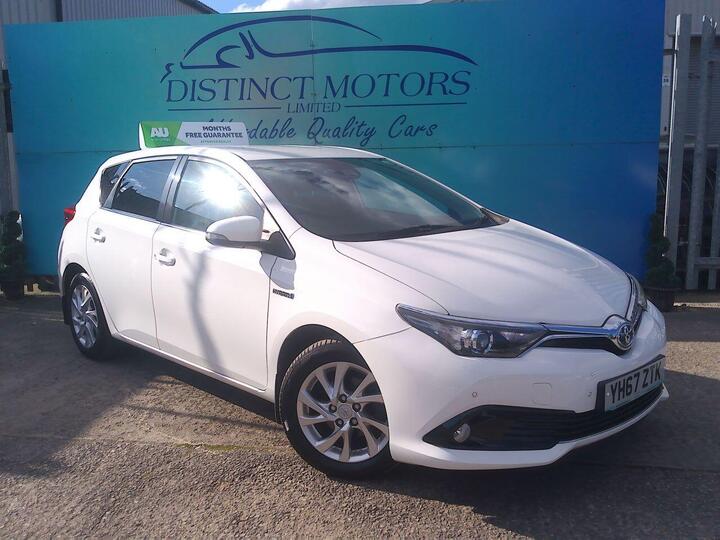 Toyota AURIS 1.8 VVT-h Business Edition CVT Euro 6 (s/s) 5dr (Safety Sense)