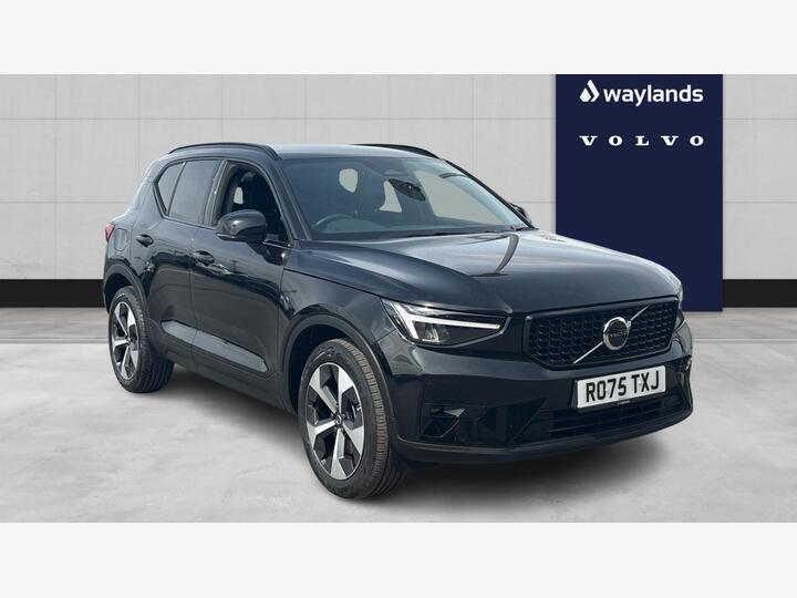 Volvo XC40 2.0 B4 MHEV Plus Dark DCT Auto Euro 6 (s/s) 5dr