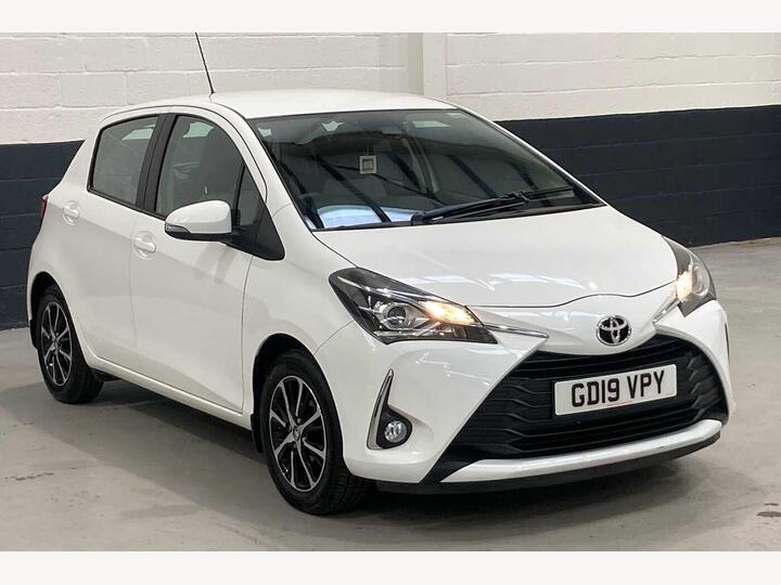 Toyota Yaris 1.5 VVT-i Icon Tech Euro 6 5dr Toyota Yaris 1.5 VVT-i Icon Tech Euro 6 5dr