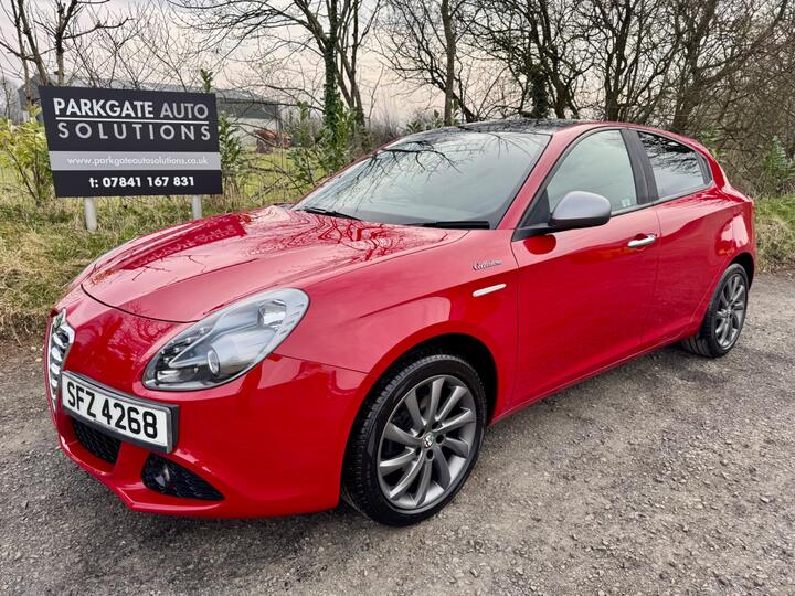 Alfa Romeo Giulietta 1.6 JTDM-2 Collezione Euro 5 (s/s) 5dr Alfa Romeo Giulietta 1.6 JTDM-2 Collezione Euro 5 (s/s) 5dr