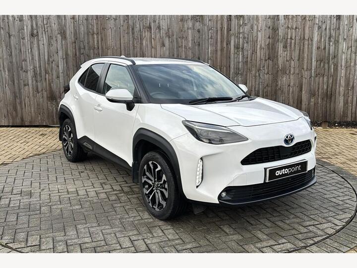 Toyota YARIS 1.5 VVT-h Design E-CVT Euro 6 (s/s) 5dr Toyota YARIS 1.5 VVT-h Design E-CVT Euro 6 (s/s) 5dr