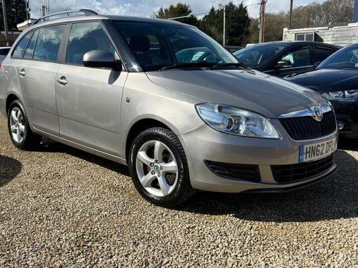 Skoda Fabia 1.2 TSI SE DSG Euro 5 5dr Skoda Fabia 1.2 TSI SE DSG Euro 5 5dr