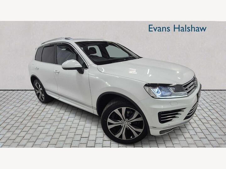 Volkswagen TOUAREG DIESEL ESTATE 3.0 TDI V6 R-Line Tiptronic 4WD Euro 6 (s/s) 5dr Volkswagen TOUAREG DIESEL ESTATE 3.0 TDI V6 R-Line Tiptronic 4WD Euro 6 (s/s) 5dr