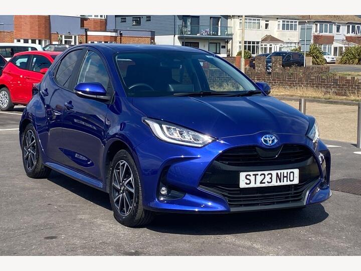 Toyota Yaris 1.5 VVT-h Design E-CVT Euro 6 (s/s) 5dr