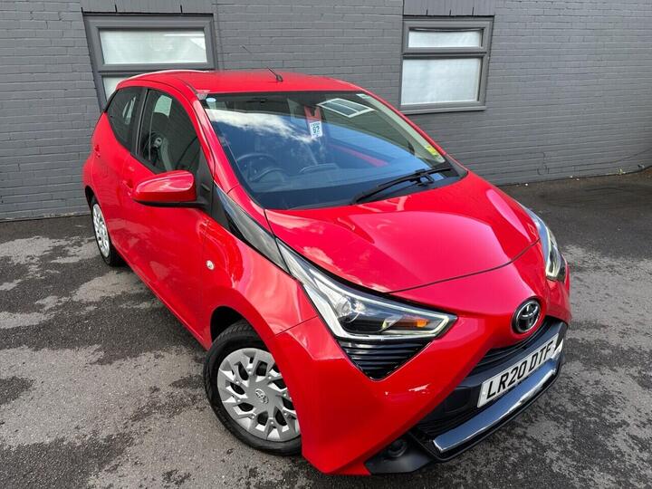 Toyota AYGO 1.0 VVT-i X-play X-shift Euro 6 5dr