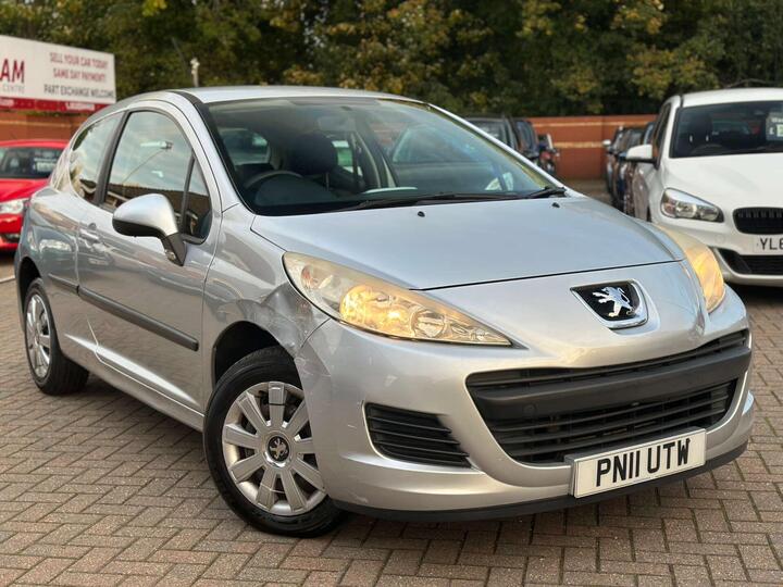 Peugeot 207 1.4 S Euro 5 3dr (A/C) Peugeot 207 1.4 S Euro 5 3dr (A/C)