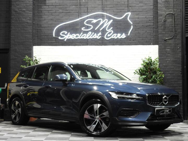 Volvo V60 CROSS COUNTRY 2.0 B4 MHEV Auto AWD Euro 6 (s/s) 5dr