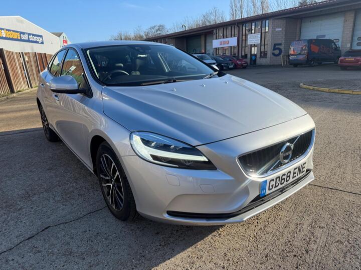 Volvo V40 1.5 T2 GPF Momentum Nav Plus Auto Euro 6 (s/s) 5dr