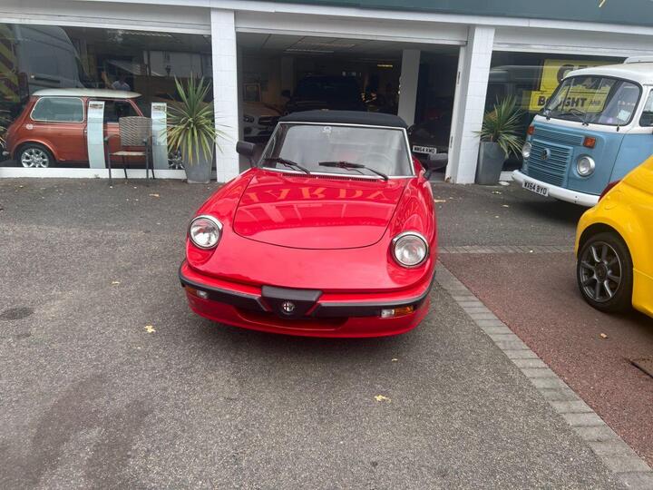 Alfa Romeo SPIDER 2.0 2000 VELOCE 2d 126 BHP 1989 - Engine/Exterior/Interior VGC Alfa Romeo SPIDER 2.0 2000 VELOCE 2d 126 BHP 1989 - Engine/Exterior/Interior VGC