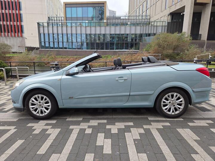 Vauxhall Astra 1.6i Sport Twin Top 2dr