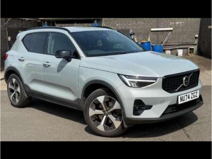 Volvo XC40 2.0 B4 MHEV Plus Dark DCT Auto Euro 6 (s/s) 5dr