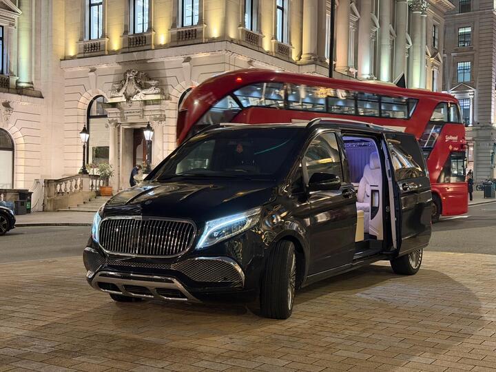 Mercedes-Benz V Class 2.2 V250d BlueTEC Sport G-Tronic+ Euro 6 (s/s) 5dr 8 Seat XLWB Mercedes-Benz V Class 2.2 V250d BlueTEC Sport G-Tronic+ Euro 6 (s/s) 5dr 8 Seat XLWB