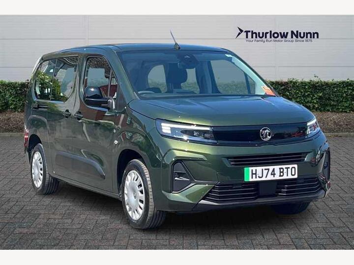 Vauxhall Combo Life Electric 52kWh Design XL MPV Auto 5dr (7.4kW Charger) Vauxhall Combo Life Electric 52kWh Design XL MPV Auto 5dr (7.4kW Charger)