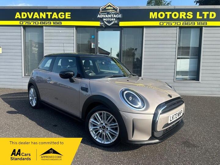 MINI Hatch 1.5 Cooper Exclusive Steptronic Euro 6 (s/s) 3dr