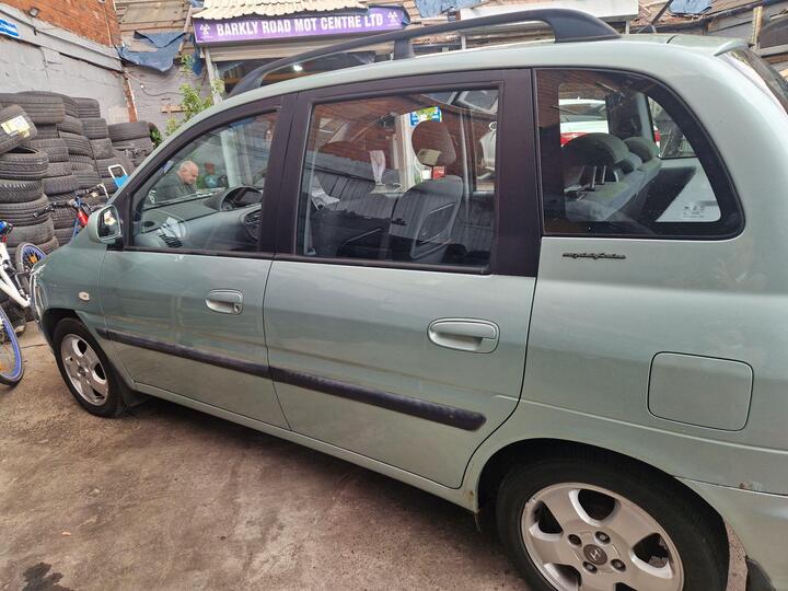 Hyundai Matrix 1.5 CRTD GSi Euro 4 5dr Hyundai Matrix 1.5 CRTD GSi Euro 4 5dr