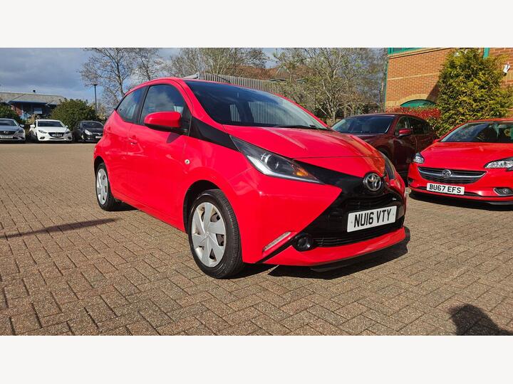 Toyota AYGO 1.0 VVT-i X-play Euro 6 5dr