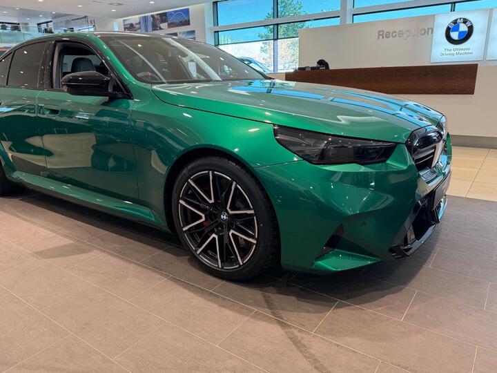 BMW M5 4.4 22.1kWh Steptronic XDrive Euro 6 (s/s) 4dr