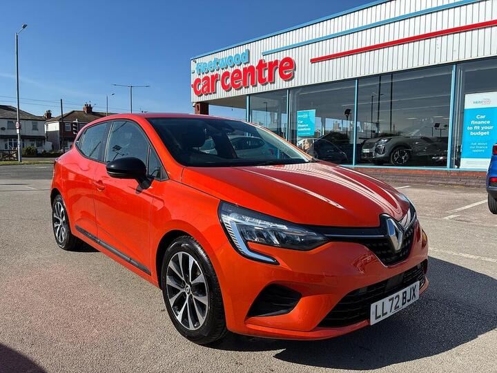 Renault Clio 1.0 TCe Evolution Euro 6 (s/s) 5dr Renault Clio 1.0 TCe Evolution Euro 6 (s/s) 5dr
