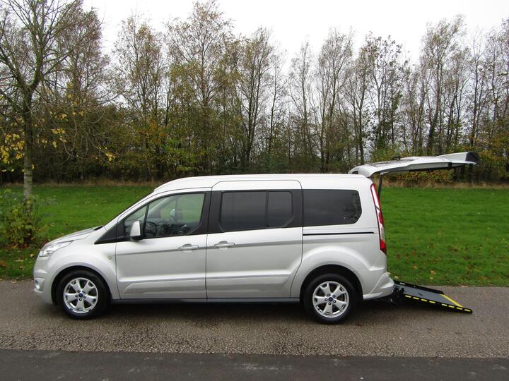 Ford Grand Tourneo Connect Titanium 1.5 Tdci WHEELCHAIR ACCESSIBLE Ford Grand Tourneo Connect Titanium 1.5 Tdci WHEELCHAIR ACCESSIBLE
